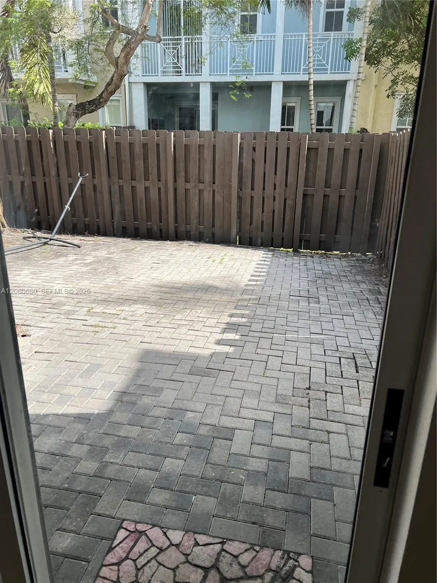 11440 NW 75th Ter Doral, FL 33178