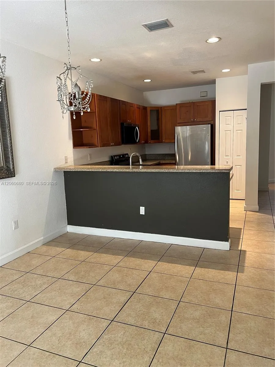 11440 NW 75th Ter Doral, FL 33178
