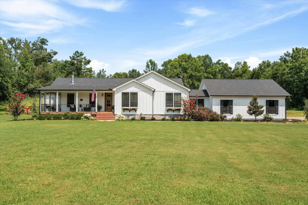 900 Ed Renfroe Cir Bath Springs, TN 38311