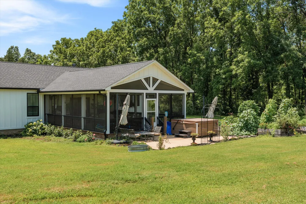 900 Ed Renfroe Cir Bath Springs, TN 38311