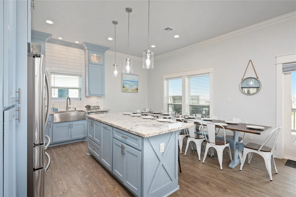 997 S Redfish Street Crystal Beach, TX 77650
