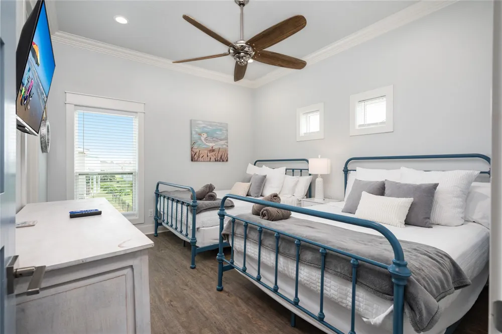 997 S Redfish Street Crystal Beach, TX 77650