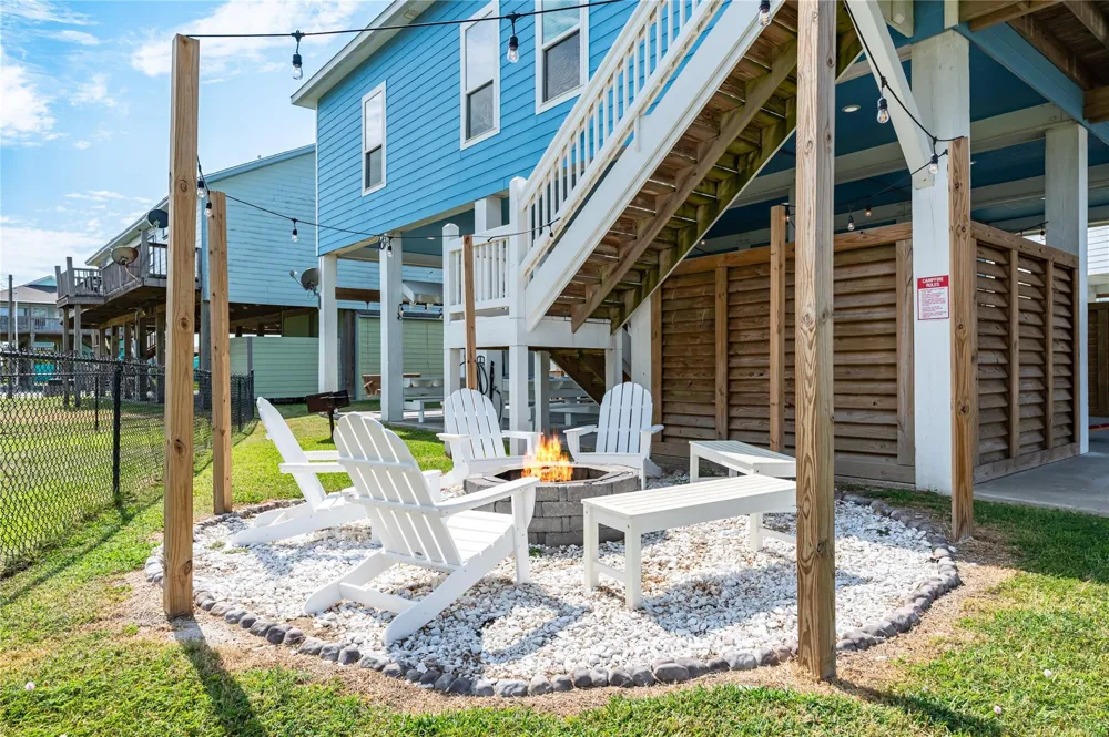 997 S Redfish Street Crystal Beach, TX 77650