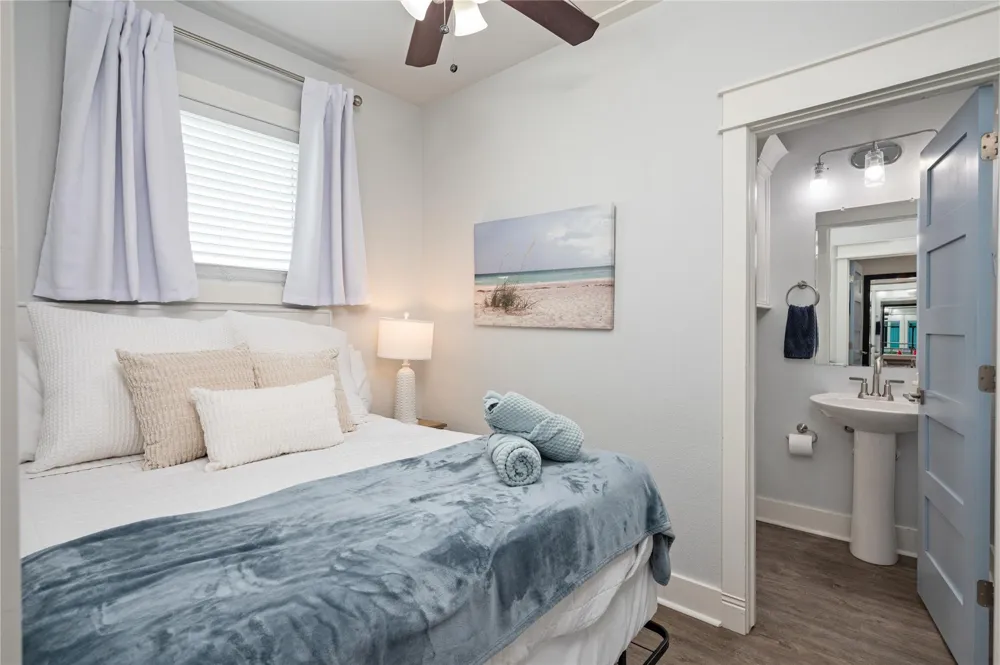 997 S Redfish Street Crystal Beach, TX 77650