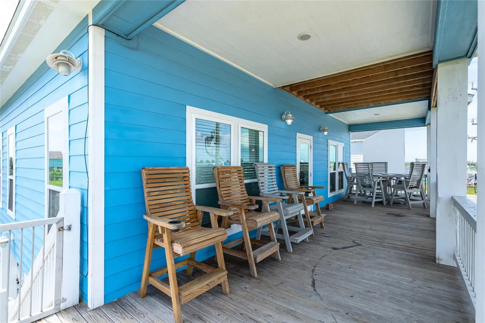 997 S Redfish Street Crystal Beach, TX 77650