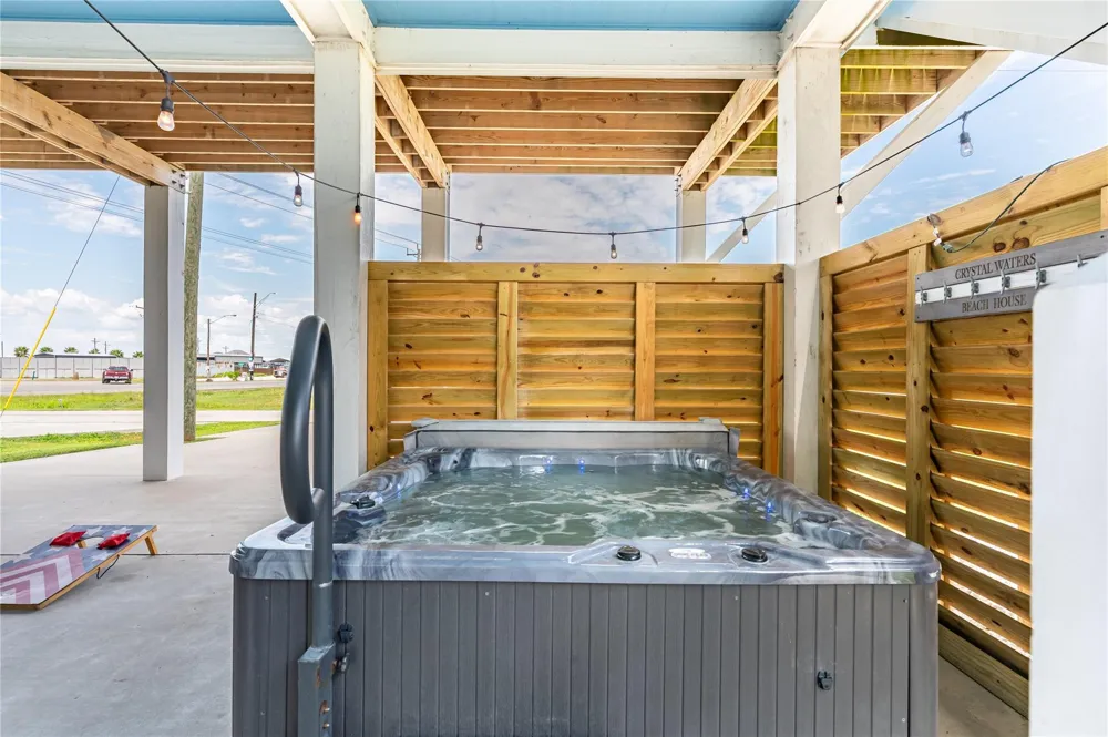 997 S Redfish Street Crystal Beach, TX 77650
