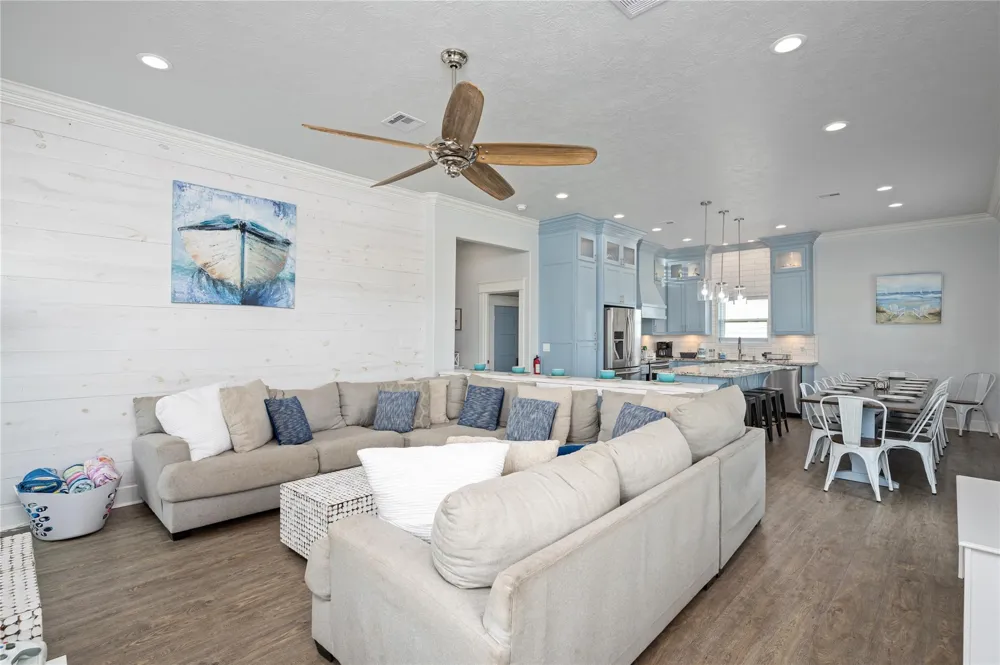 997 S Redfish Street Crystal Beach, TX 77650