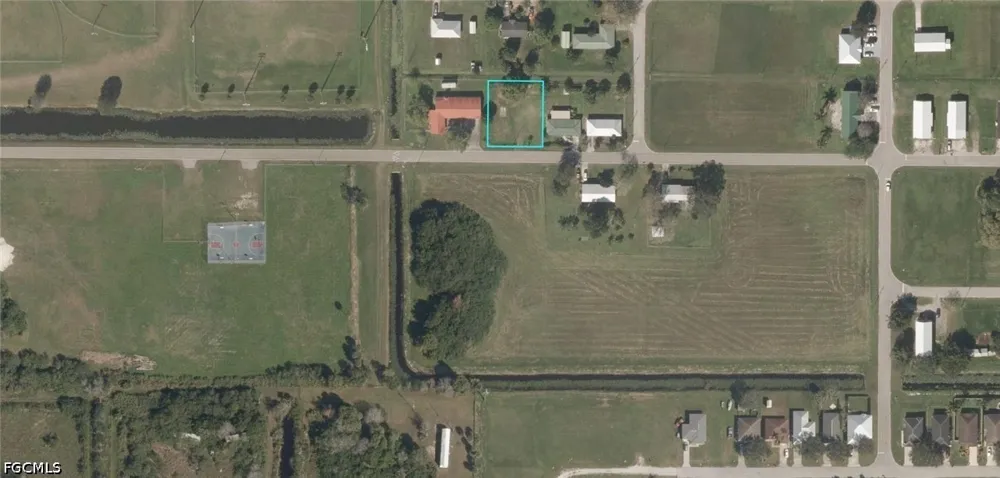 Avenue R SW Moore Haven, FL 33471