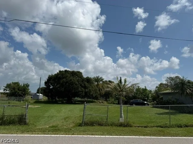 Avenue R SW Moore Haven, FL 33471