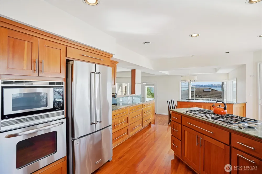 6412 E Side Drive NE #S Tacoma, WA 98422