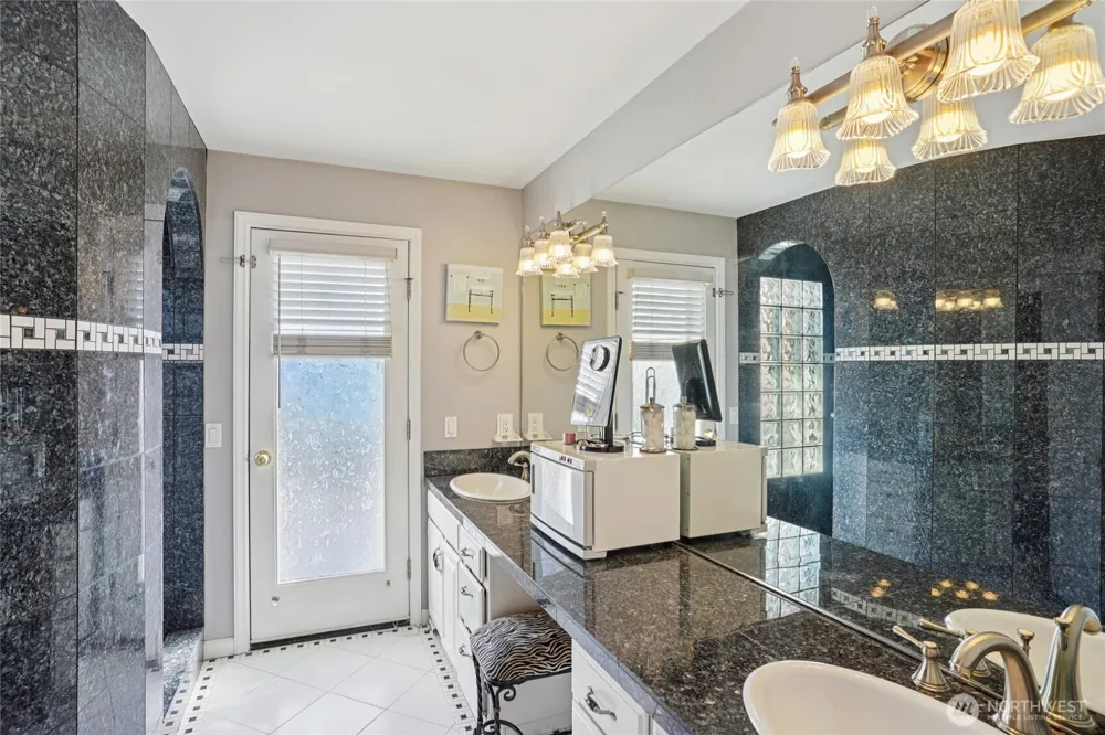 6412 E Side Drive NE #S Tacoma, WA 98422