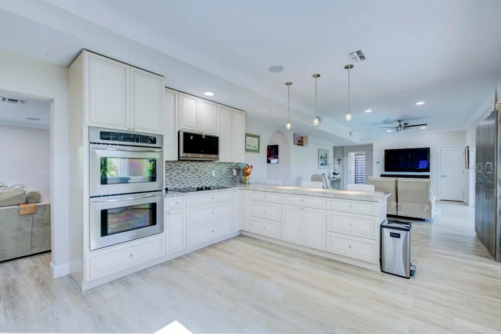 289 8TH AVENUE Tierra Verde, FL 33715