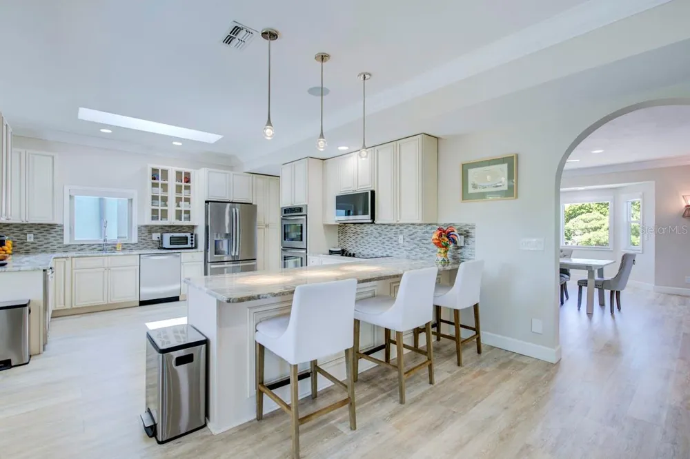 289 8TH AVENUE Tierra Verde, FL 33715