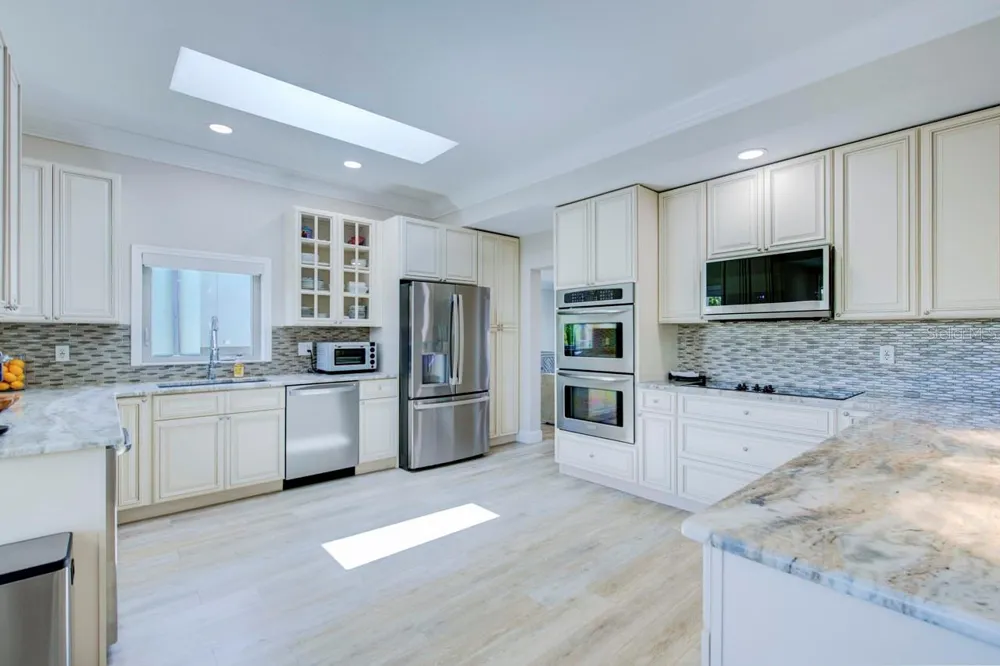 289 8TH AVENUE Tierra Verde, FL 33715