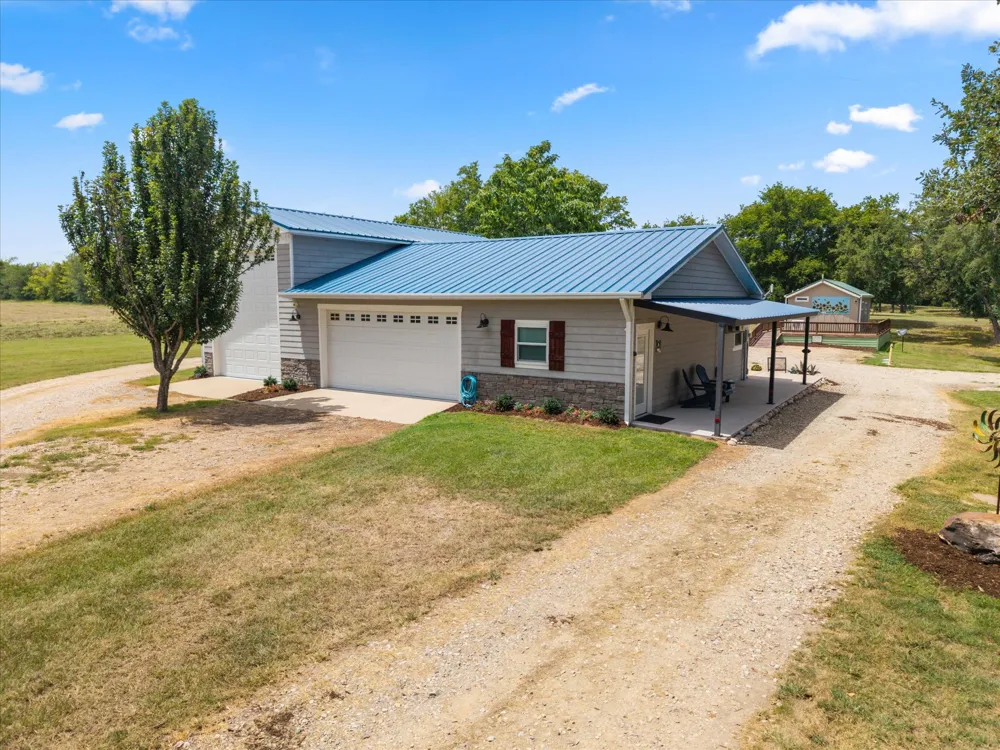 992 RS County Road 4325 Emory, TX 75440