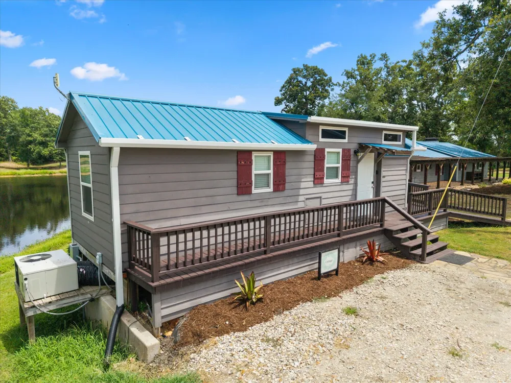 992 RS County Road 4325 Emory, TX 75440