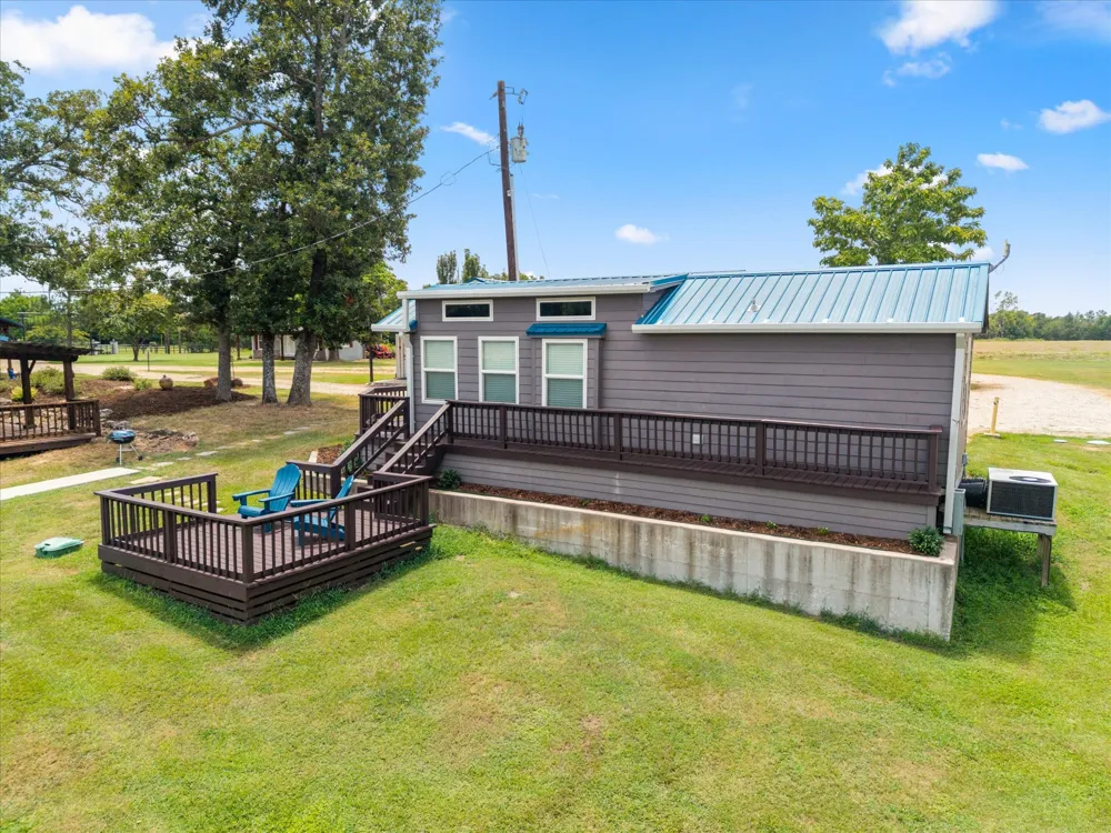 992 RS County Road 4325 Emory, TX 75440