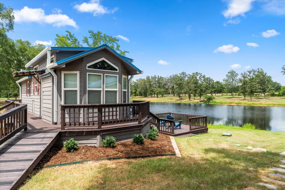 992 RS County Road 4325 Emory, TX 75440