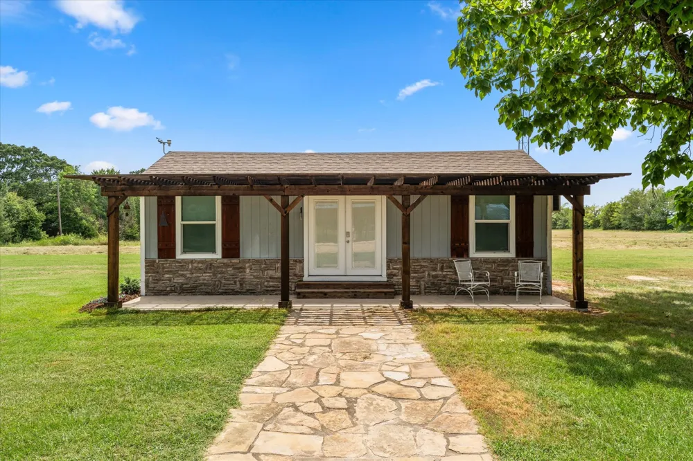 992 RS County Road 4325 Emory, TX 75440