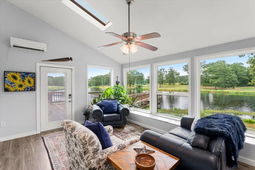 992 RS County Road 4325 Emory, TX 75440