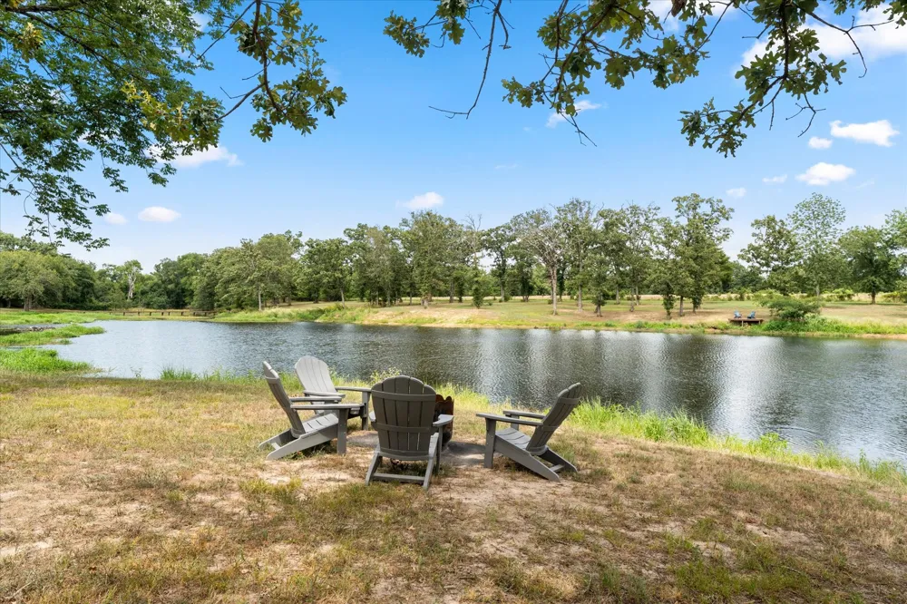 992 RS County Road 4325 Emory, TX 75440
