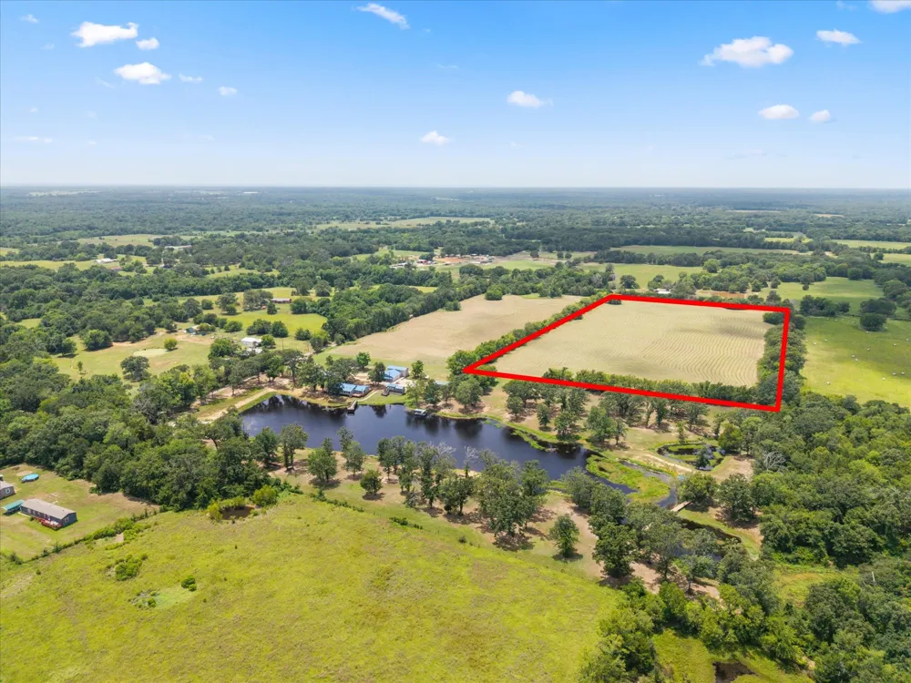 992 RS County Road 4325 Emory, TX 75440