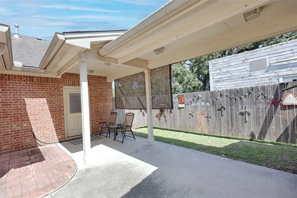417 S Main Street Hallettsville, TX 77964
