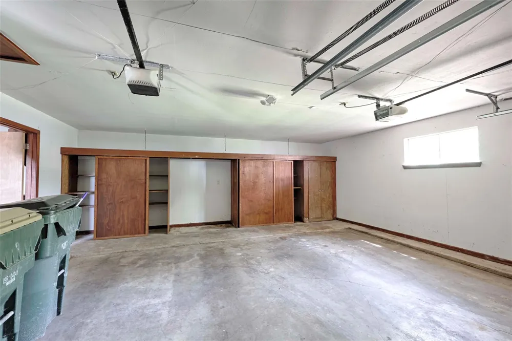 417 S Main Street Hallettsville, TX 77964