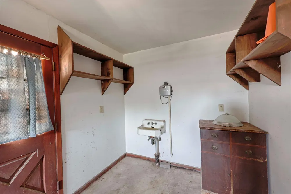 417 S Main Street Hallettsville, TX 77964