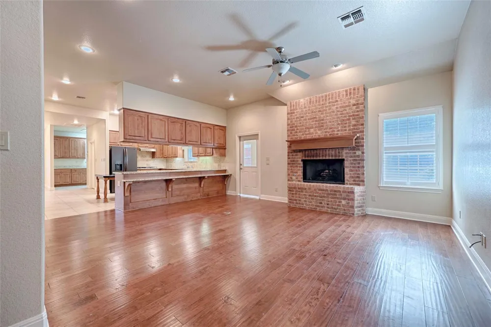 417 S Main Street Hallettsville, TX 77964