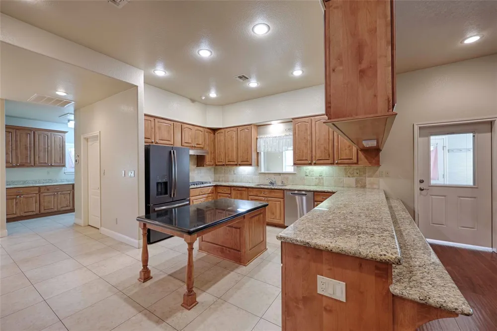 417 S Main Street Hallettsville, TX 77964