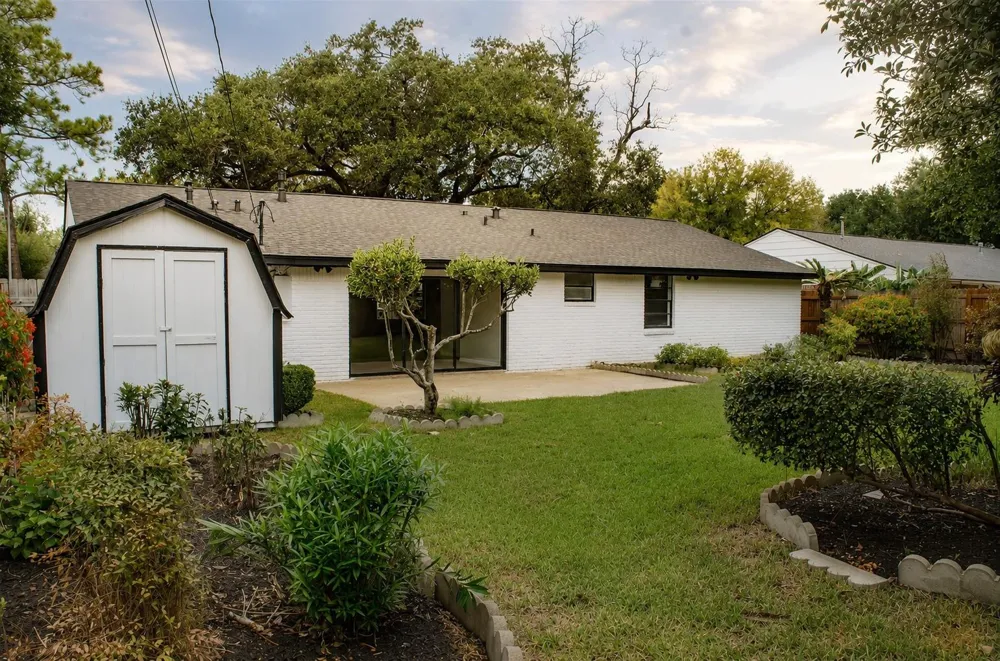 9515 Highmeadow Drive Houston, TX 77063