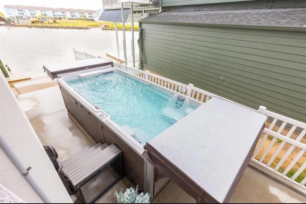 423 Hana Drive Tiki Island, TX 77554