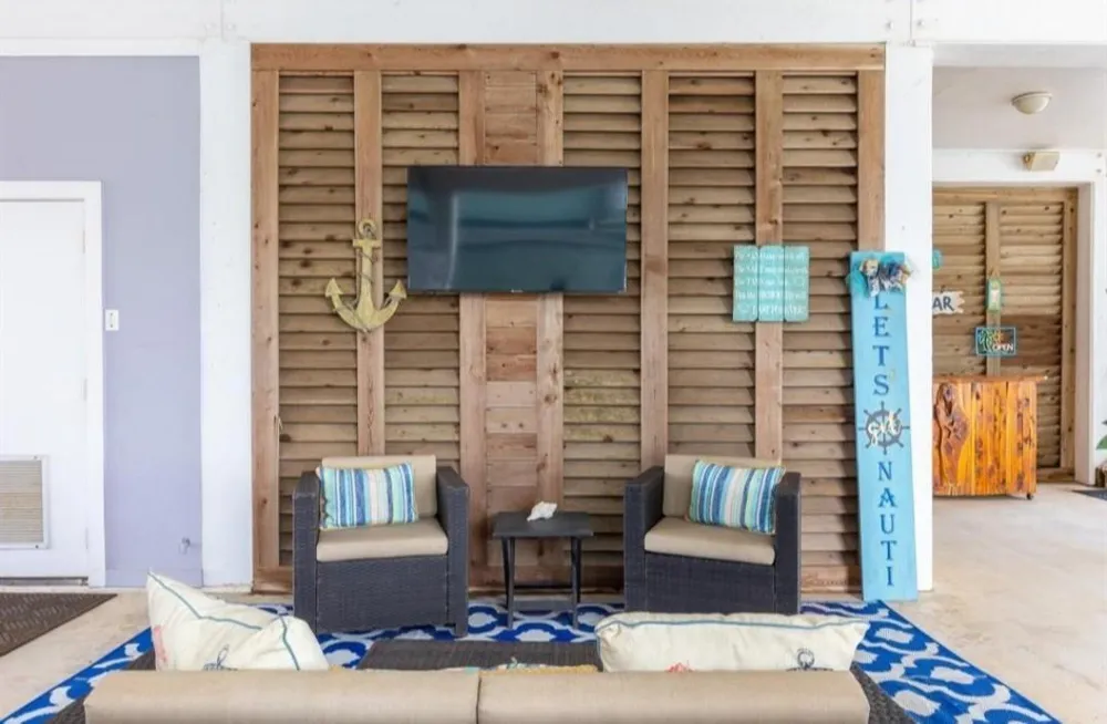 423 Hana Drive Tiki Island, TX 77554