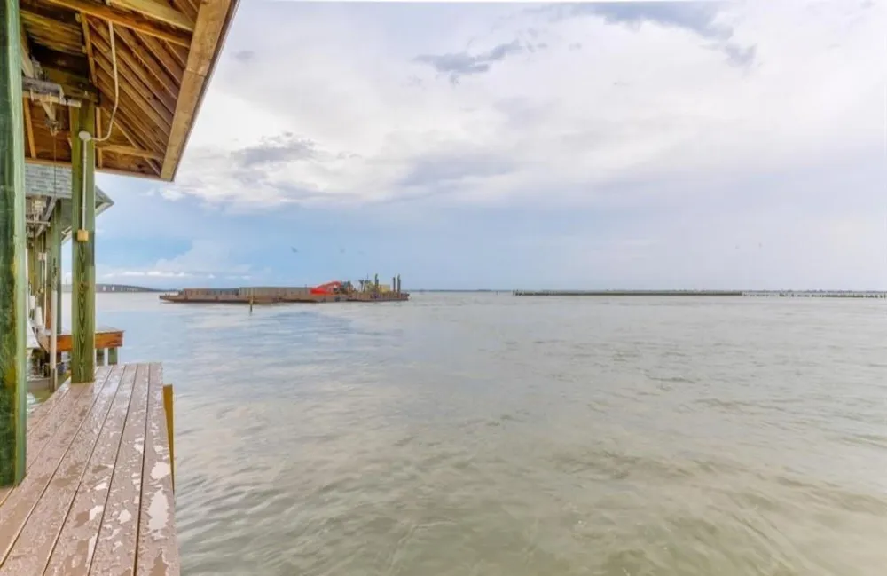 423 Hana Drive Tiki Island, TX 77554
