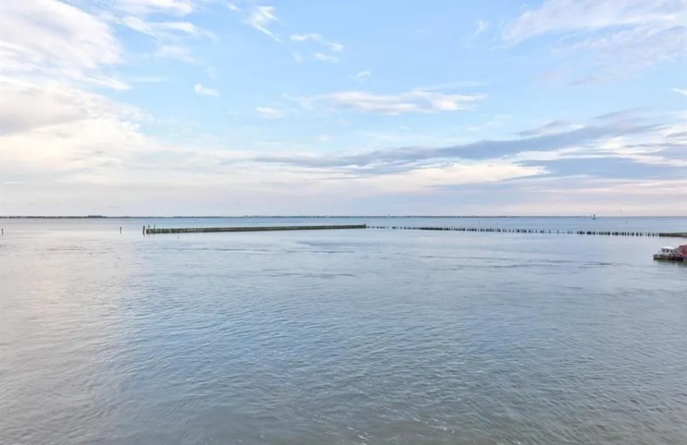 423 Hana Drive Tiki Island, TX 77554