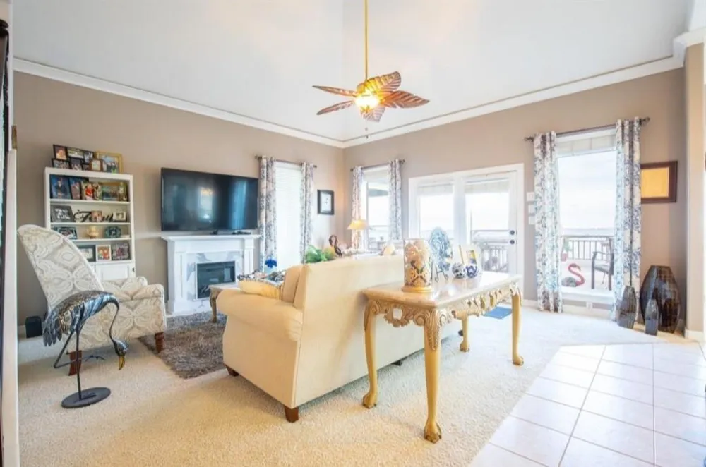 423 Hana Drive Tiki Island, TX 77554