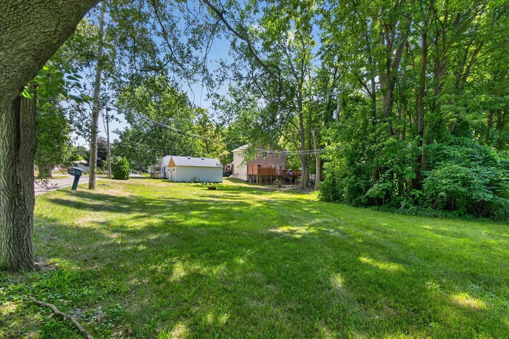 E Denwood Street Waterford, MI 48327