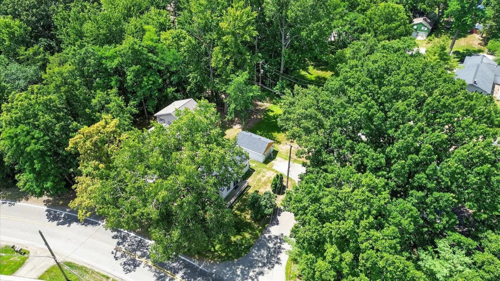 E Denwood Street Waterford, MI 48327