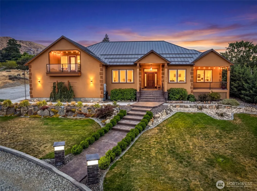 262 42nd Court NW East Wenatchee, WA 98802