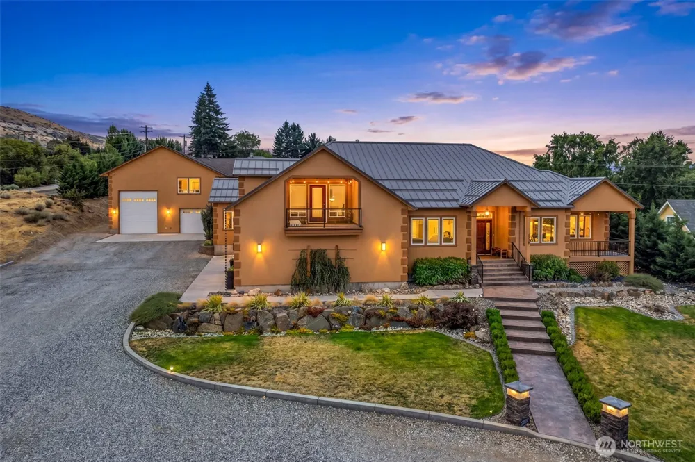 262 42nd Court NW East Wenatchee, WA 98802