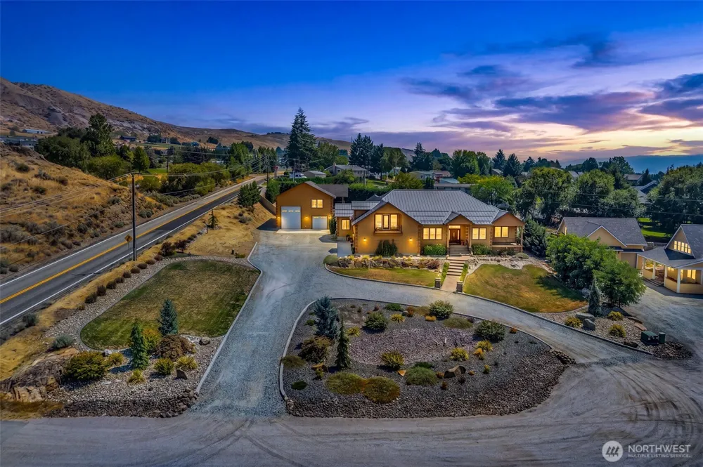 262 42nd Court NW East Wenatchee, WA 98802