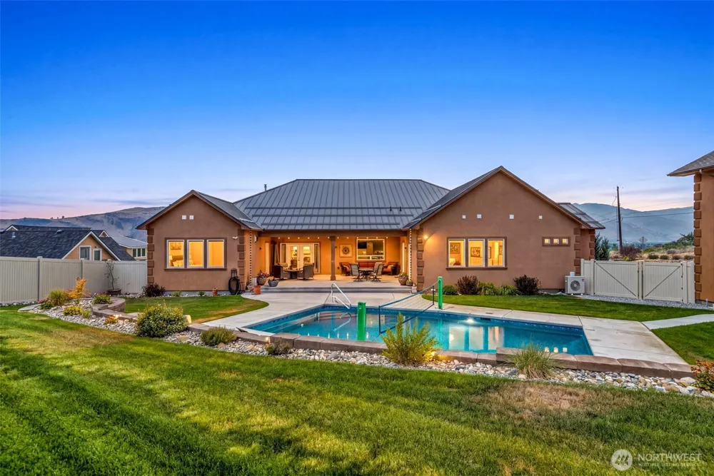 262 42nd Court NW East Wenatchee, WA 98802