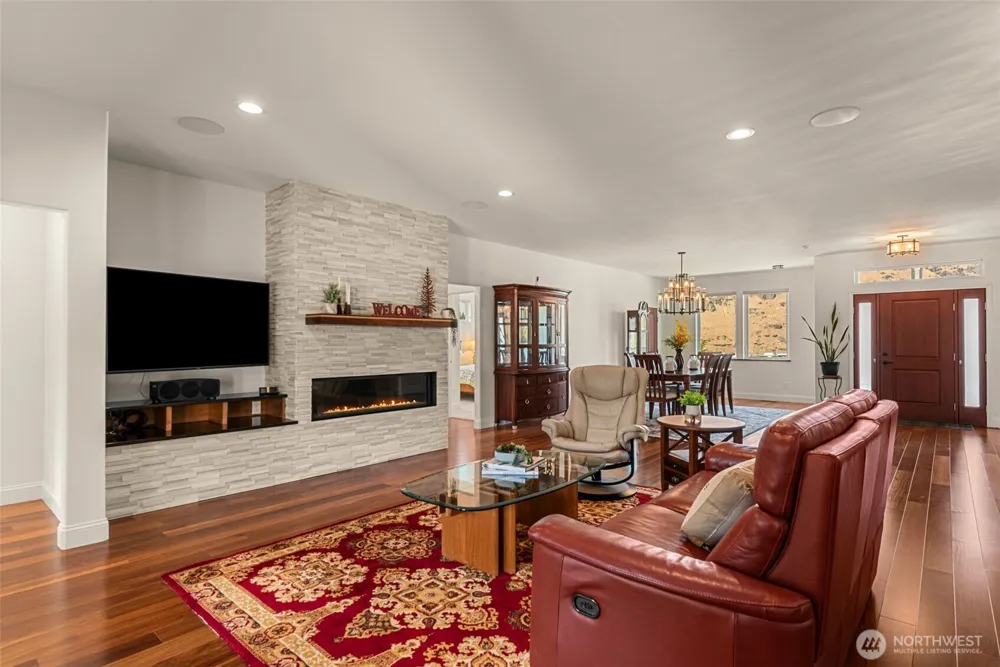 262 42nd Court NW East Wenatchee, WA 98802