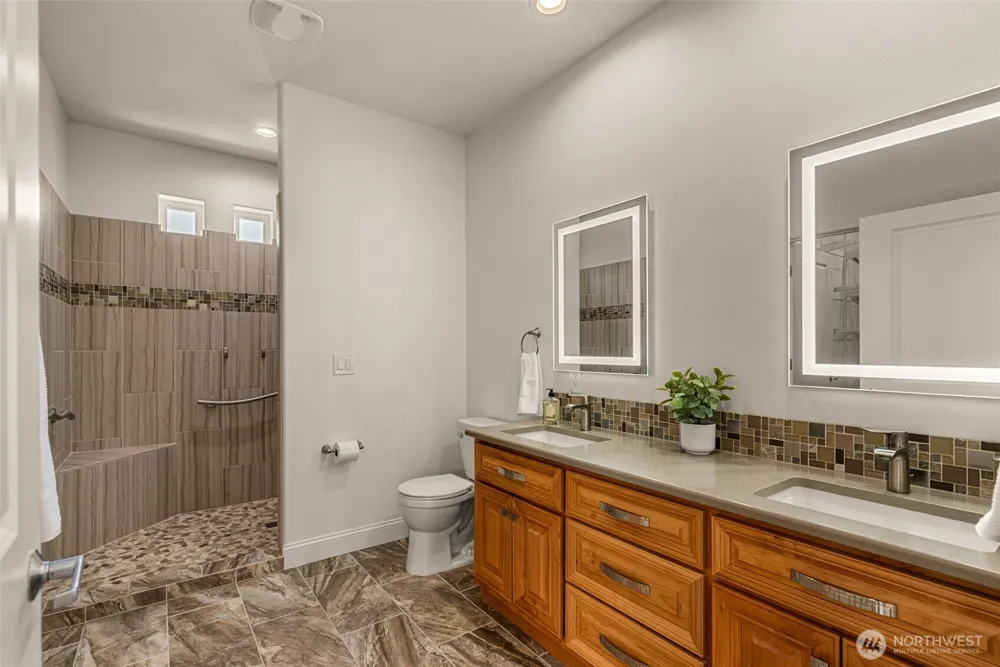 262 42nd Court NW East Wenatchee, WA 98802