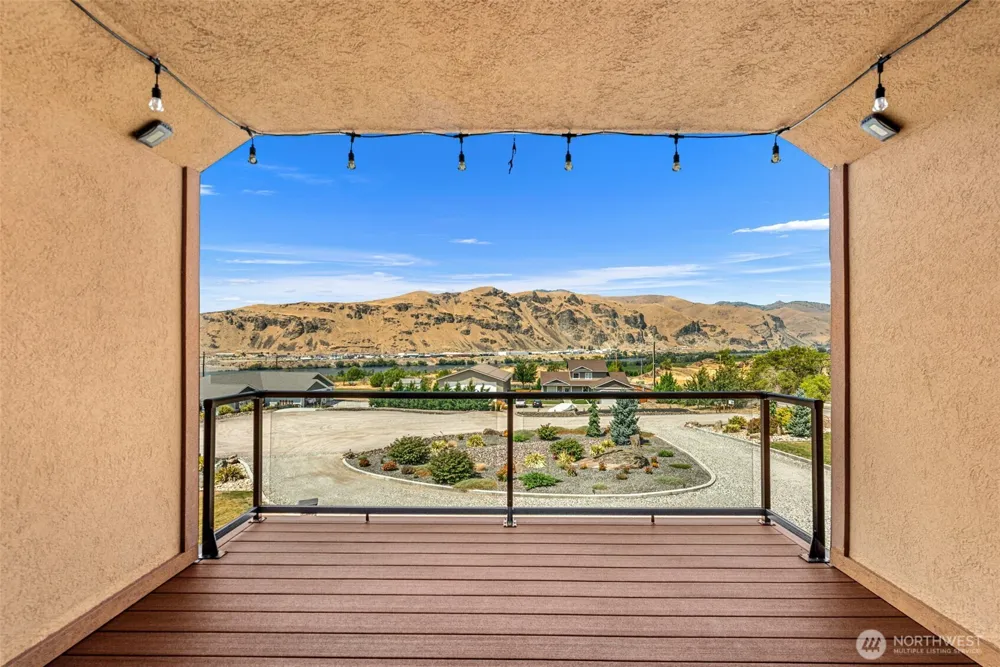 262 42nd Court NW East Wenatchee, WA 98802
