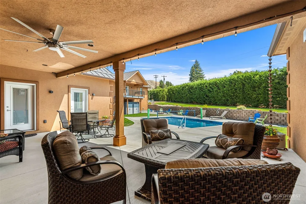262 42nd Court NW East Wenatchee, WA 98802
