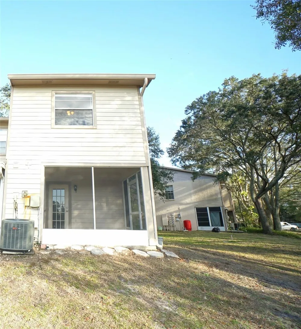 2263 FLETCHERS POINT CIRCLE Tampa, FL 33613