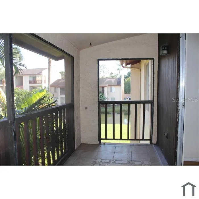 8605 CHAMPLAIN COURT #84 Tampa, FL 33614