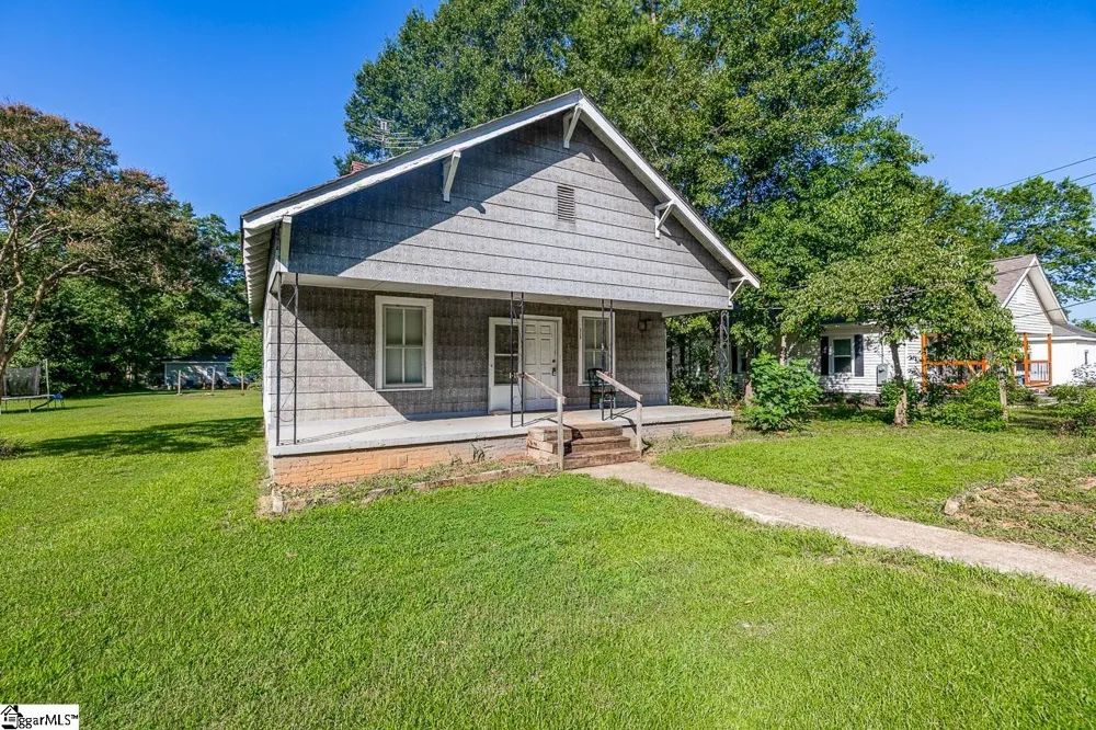 310 Hawkins Street Wellford, SC 29385